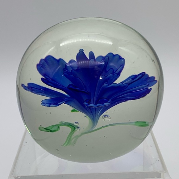 Beautiful Cobalt Blue & White Peony Handblown Art Glass Vintage Paperweight - Picture 9 of 9